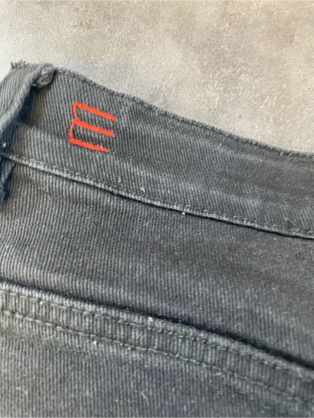 Industrial Indigo Men's Black Distressed‎ Rhinestone Bermuda Jean Shorts size 32